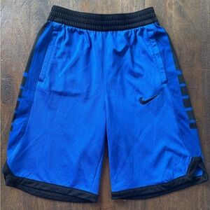 Boys Nike Elite Shorts size large